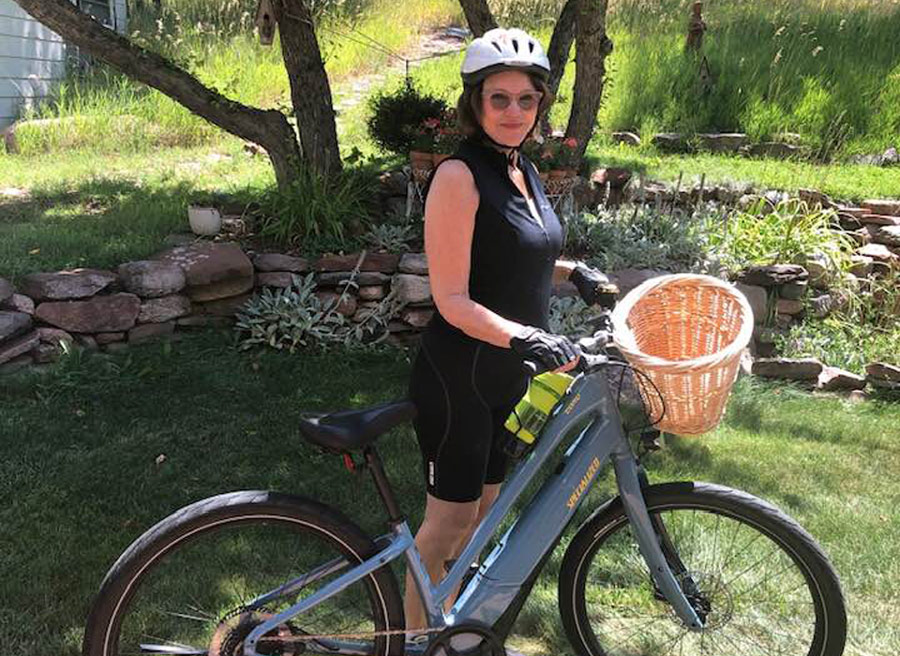 Lesley Gannon-Meiering holding a bike